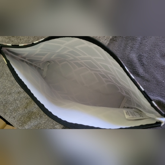 Thirty-One Zipper Pouch - Picture 3 of 3